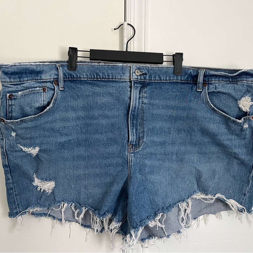 Abercrombie & Fitch 4” mom short high rise